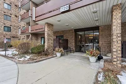 720 Wellington Avenue #113, Elk Grove Village, IL 60007 - Photo 17