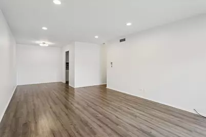 720 Wellington Avenue #113, Elk Grove Village, IL 60007 - Photo 3