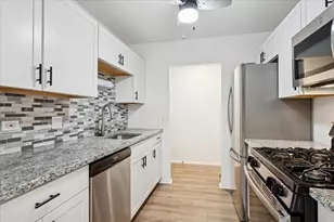 720 Wellington Ave, Elk Grove Village, IL 60007 - Photo 5