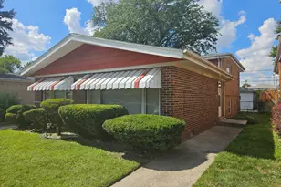 12946 S Carpenter St, Calumet Park, IL 60827 - Photo 1