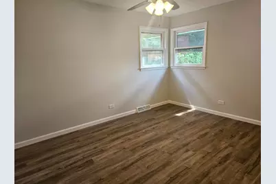 12946 S Carpenter Street, Calumet Park, IL 60827 - Photo 9