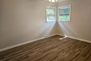 12946 S Carpenter St, Calumet Park, IL 60827 - Photo 9