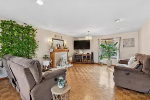 341 Woodlyn Dr, Aurora, IL 60505 - Photo 15