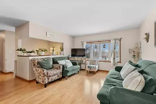 341 Woodlyn Dr, Aurora, IL 60505 - Photo 7