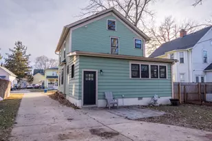 357 W Park Ave, Aurora, IL 60506 - Photo 17