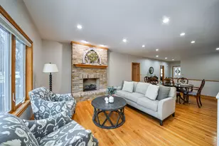 723 Manor Hill Pl, Sugar Grove, IL 60554 - Photo 3