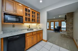 723 Manor Hill Pl, Sugar Grove, IL 60554 - Photo 23