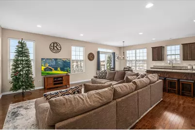 1037 N Carly Circle, Yorkville, IL 60560 - Photo 7