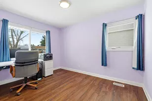 733 Oriole Dr, Streamwood, IL 60107 - Photo 13