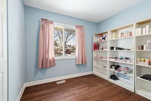 733 Oriole Dr, Streamwood, IL 60107 - Photo 9