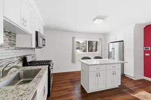 733 Oriole Dr, Streamwood, IL 60107 - Photo 5