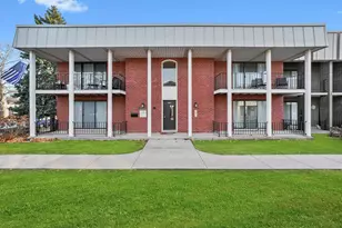 9812 S Karlov Ave, Oak Lawn, IL 60453 - Photo 1