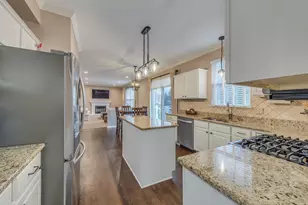 3622 Provence Dr, Saint Charles, IL 60175 - Photo 9