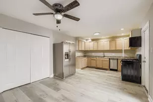 8001 S Essex Ave, Chicago, IL 60617 - Photo 3