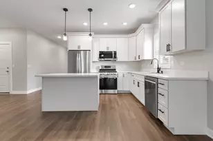 207 Julie Ln, Hampshire, IL 60140 - Photo 5