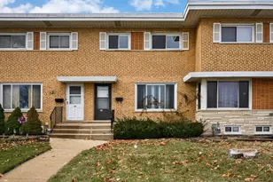 68 N Albert St, Mount Prospect, IL 60056 - Photo 1