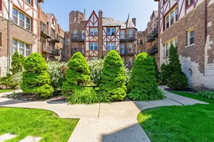 5717 N Kimball Ave, Chicago, IL 60659 - Photo 1