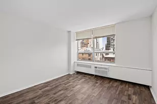 70 W Burton Pl, Chicago, IL 60610 - Photo 9