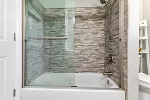 2220 N Hillcrest Ct, Round Lake Beach, IL 60073 - Photo 29