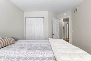 2220 N Hillcrest Ct, Round Lake Beach, IL 60073 - Photo 35