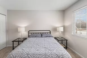 2220 N Hillcrest Ct, Round Lake Beach, IL 60073 - Photo 37