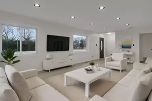 1190 Ash Rd, Hoffman Estates, IL 60169 - Photo 5