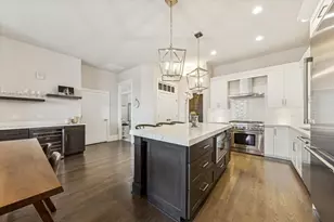 105 S Cottage Hill Ave, Elmhurst, IL 60126 - Photo 3