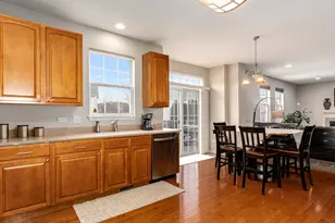 719 Eagle Brook Ln, Naperville, IL 60565 - Photo 7