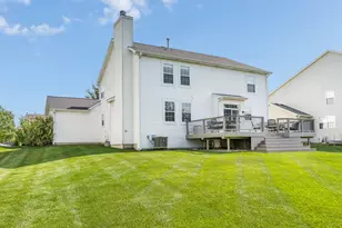 719 Eagle Brook Ln, Naperville, IL 60565 - Photo 31