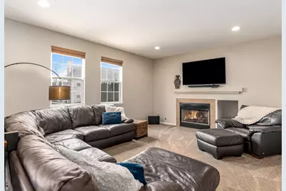 719 Eagle Brook Lane, Naperville, IL 60565 - Photo 9