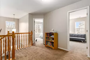 719 Eagle Brook Ln, Naperville, IL 60565 - Photo 17