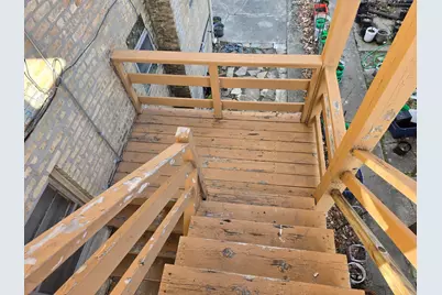 7631 N Knox Avenue, Skokie, IL 60076 - Photo 11