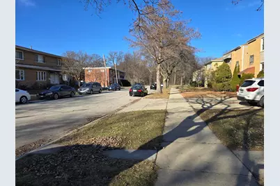 7631 N Knox Avenue, Skokie, IL 60076 - Photo 17