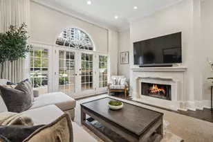 24 W Chestnut St, Chicago, IL 60610 - Photo 13