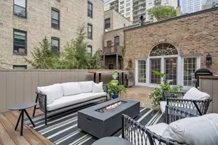 24 W Chestnut St, Chicago, IL 60610 - Photo 33