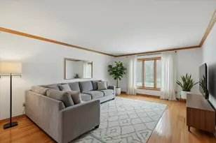 2404 N Nottingham Ct, Champaign, IL 61821 - Photo 9