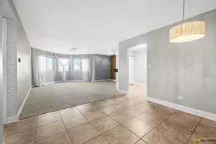 1275 E Baldwin Ln, Palatine, IL 60074 - Photo 3