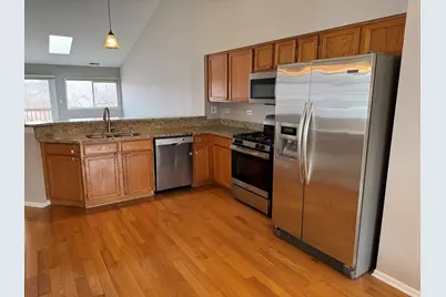 8393 Mystic, Darien, IL 60561 - Photo 9