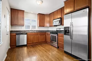 121 Elmwood Dr, Naperville, IL 60540 - Photo 5