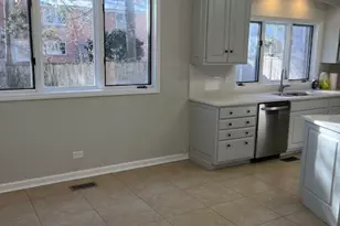 537 E Center Ave, Lake Bluff, IL 60044 - Photo 7