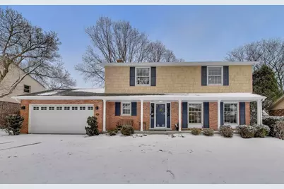 913 N Arrowhead Drive, Palatine, IL 60074 - Photo 1