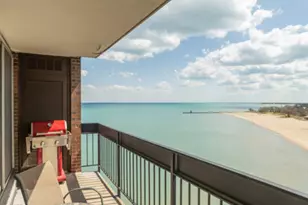 5901 N Sheridan Rd, Chicago, IL 60660 - Photo 3