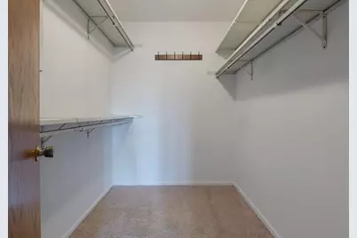 7710 Dempster #404, Morton Grove, IL 60053 - Photo 9