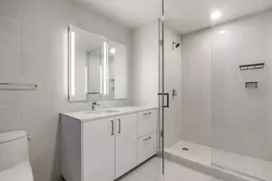 211 N Harbor Dr, Chicago, IL 60601 - Photo 9
