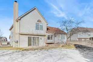 4 Pennsbury Ct, Bolingbrook, IL 60440 - Photo 3