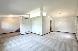 424 E Clark St, Glenwood, IL 60425 - Photo 3