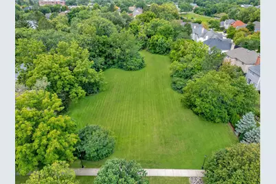 5725 S Wilmette Avenue, Westmont, IL 60559 - Photo 1