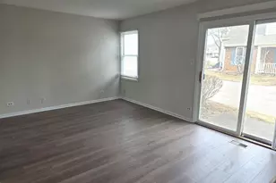 2549 College Hill Cir, Schaumburg, IL 60173 - Photo 5