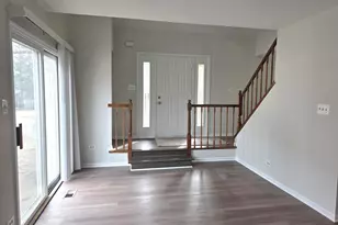 2549 College Hill Cir, Schaumburg, IL 60173 - Photo 7