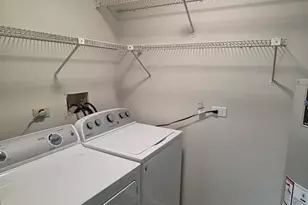 2549 College Hill Cir, Schaumburg, IL 60173 - Photo 13